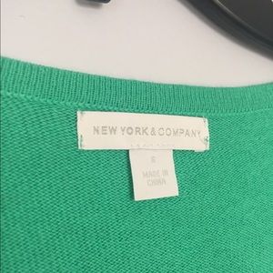 NEW YORK AND COMPANNY sweater